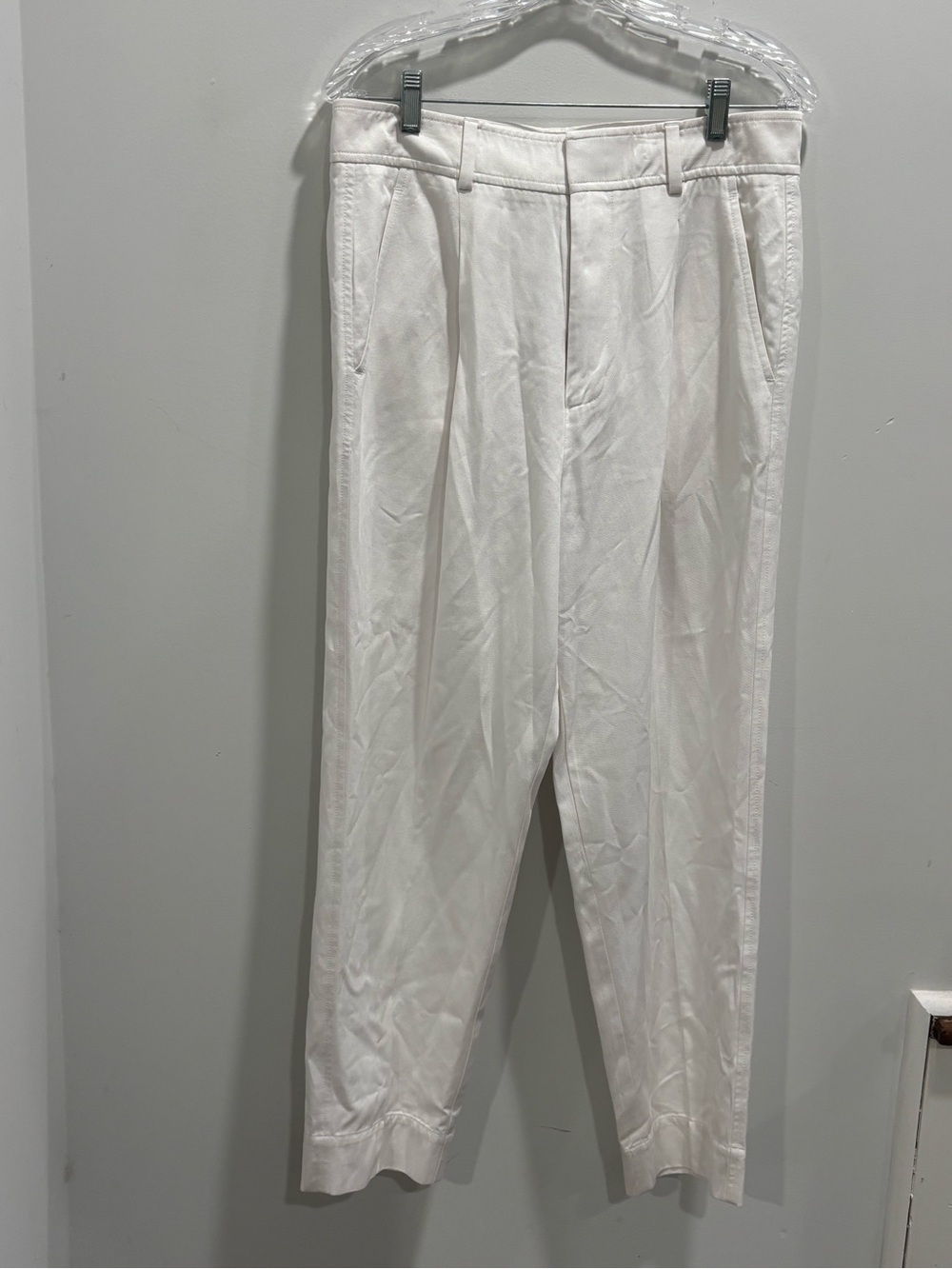 Everlane White Cropped Pleated Trousers - Picture 2 of 11